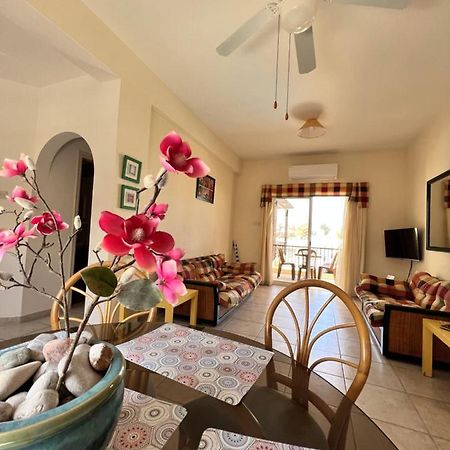 Sirena Kings Apartment Пафос Екстериор снимка