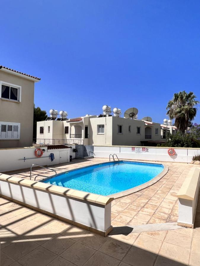 Sirena Kings Apartment Пафос Екстериор снимка