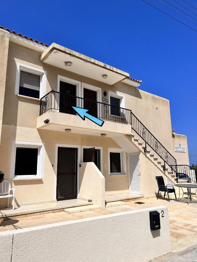 Sirena Kings Apartment Пафос Екстериор снимка