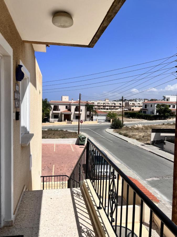 Sirena Kings Apartment Пафос Екстериор снимка