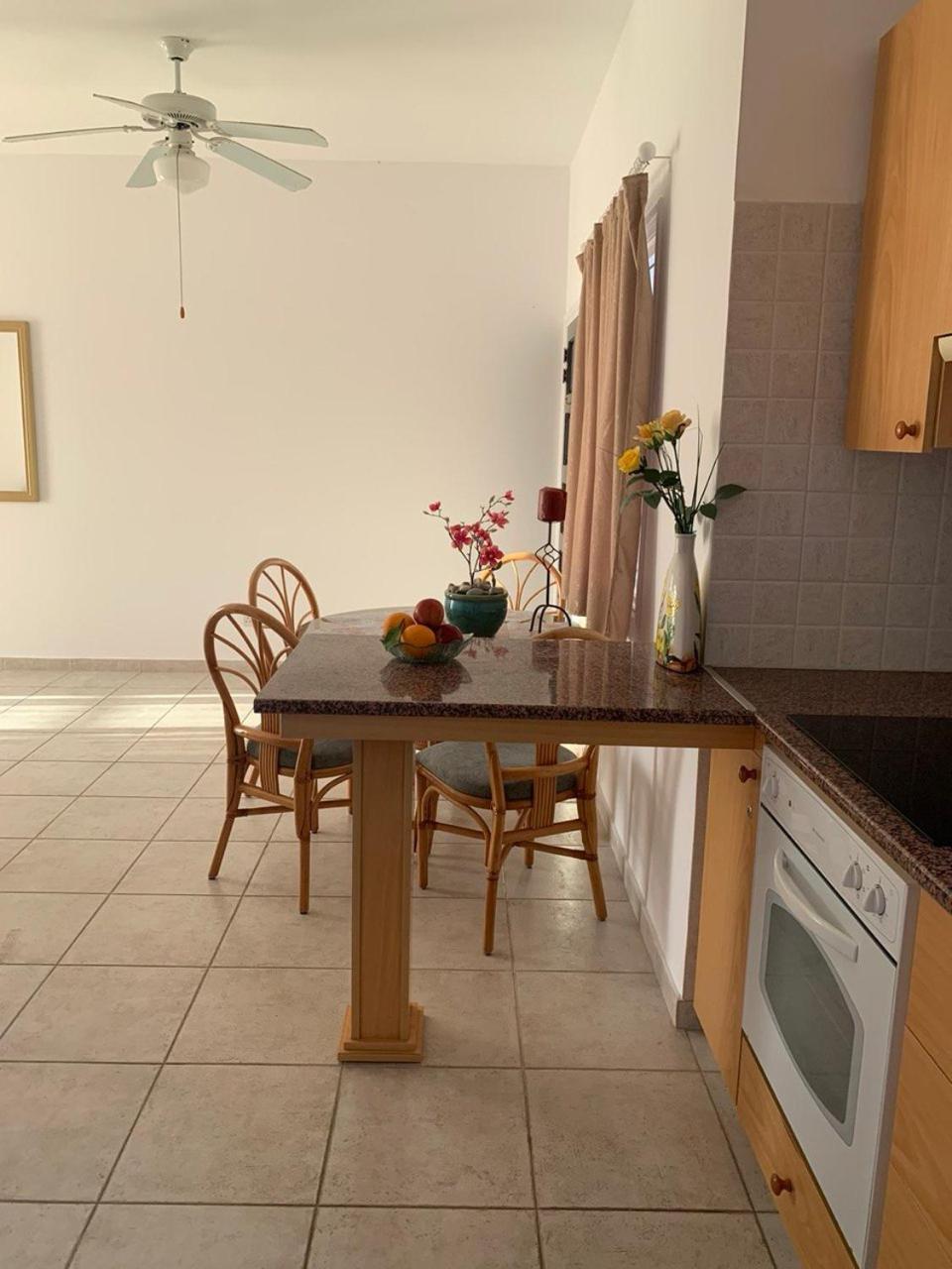 Sirena Kings Apartment Пафос Екстериор снимка