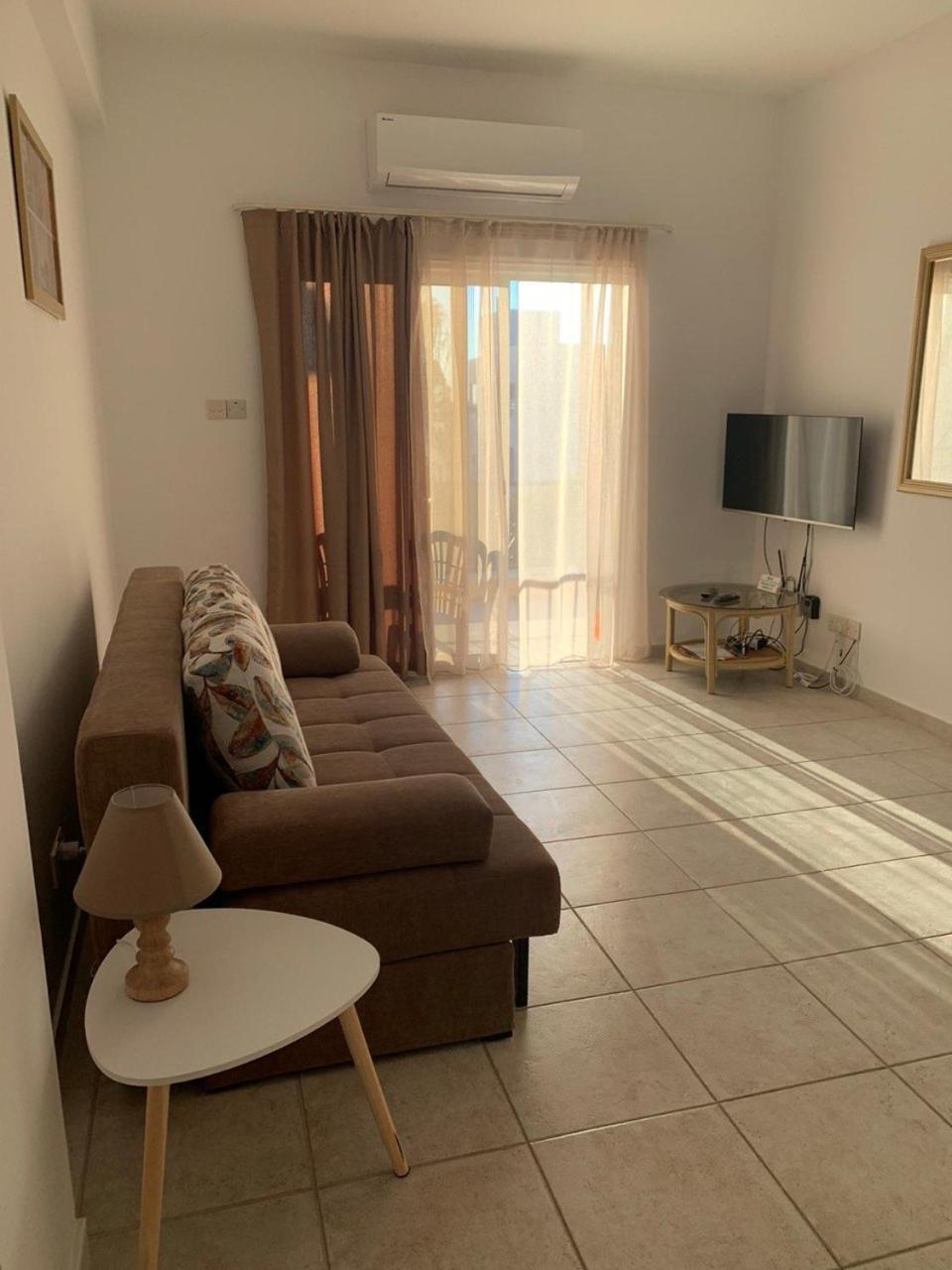 Sirena Kings Apartment Пафос Екстериор снимка